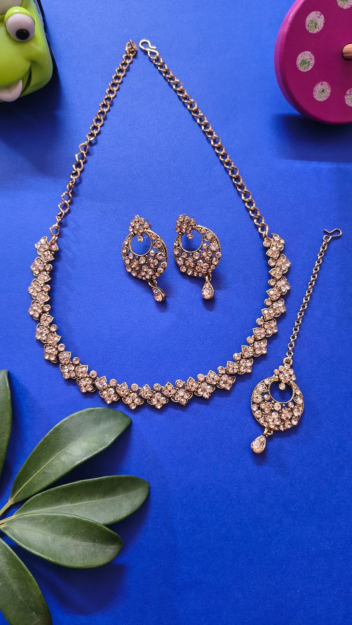 Mehndi Polish Stone Necklace Set with Maang Tikka