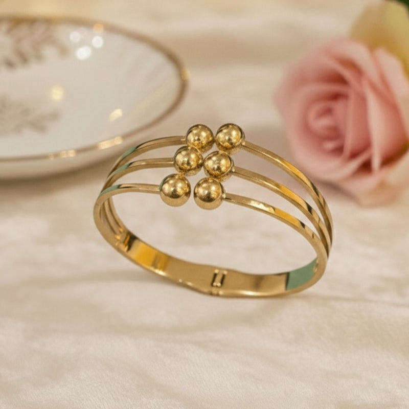 Golden Bloom Anti-Tarnish Bracelet