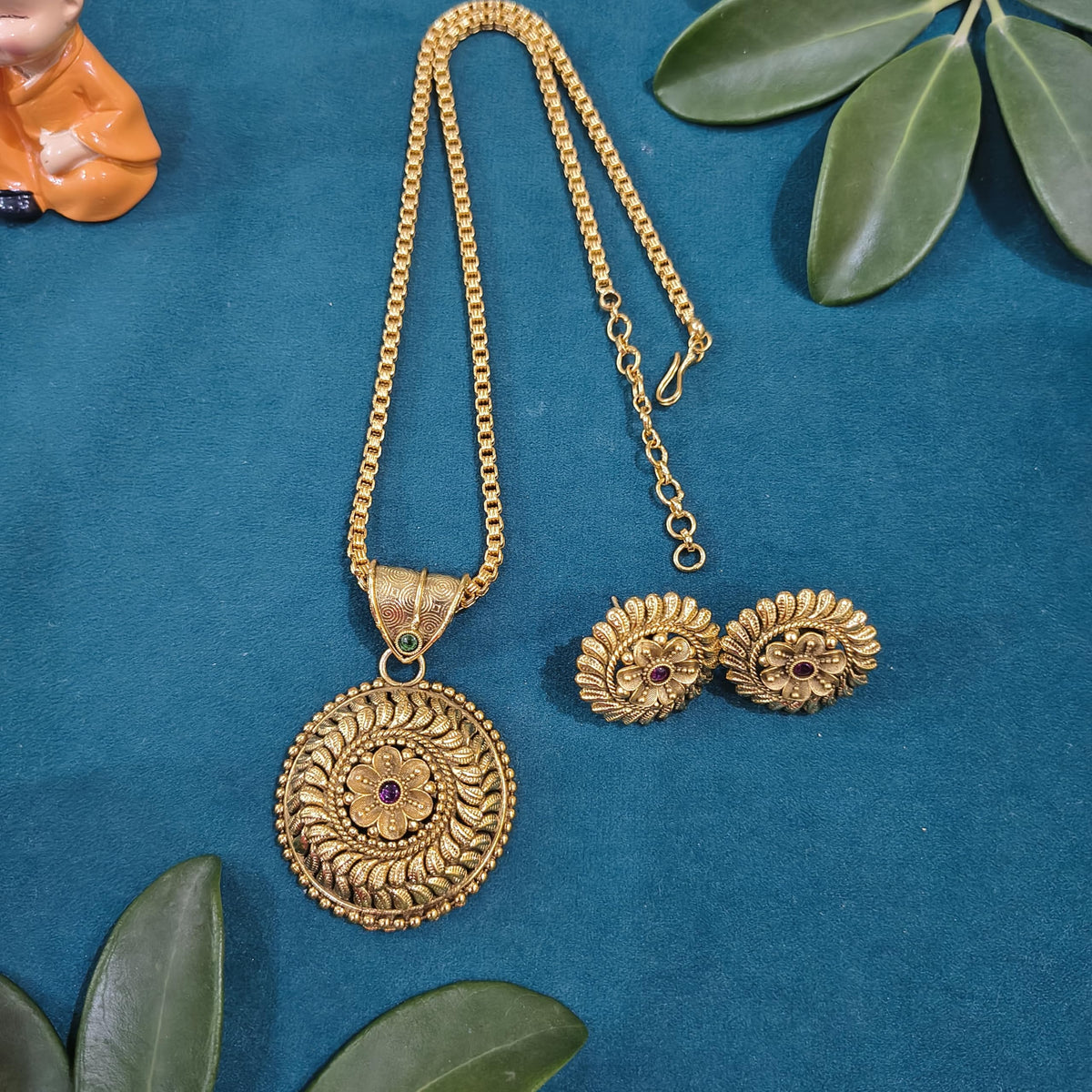 Brass-Coated Pendant Set with Earrings