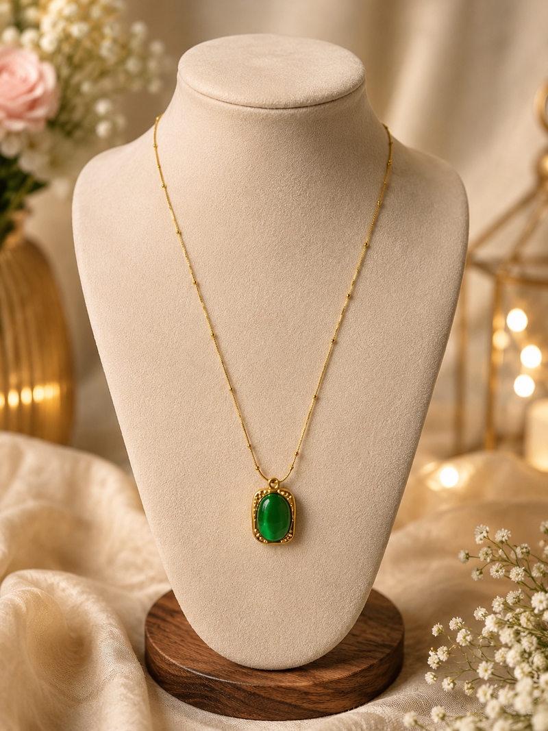 Luxe Green Stone Gold Pendant Necklace