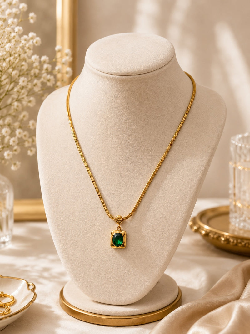 Emerald Green Snake Chain Pendant Necklace