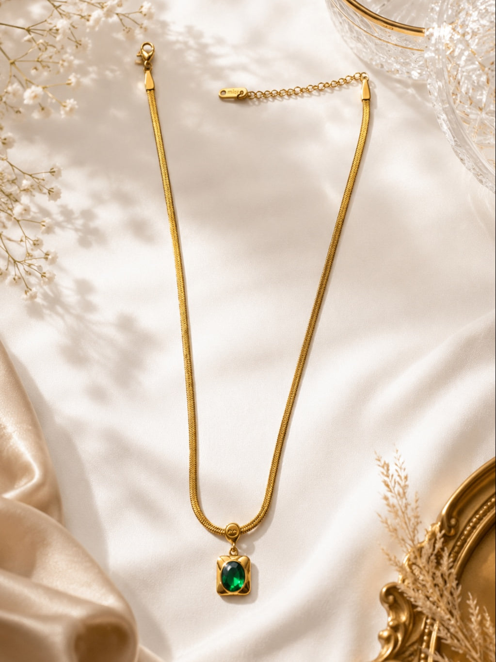 Emerald Green Snake Chain Pendant Necklace