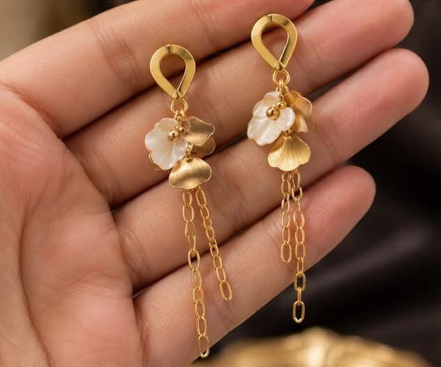 Shell Petal Chain Tassel Earrings