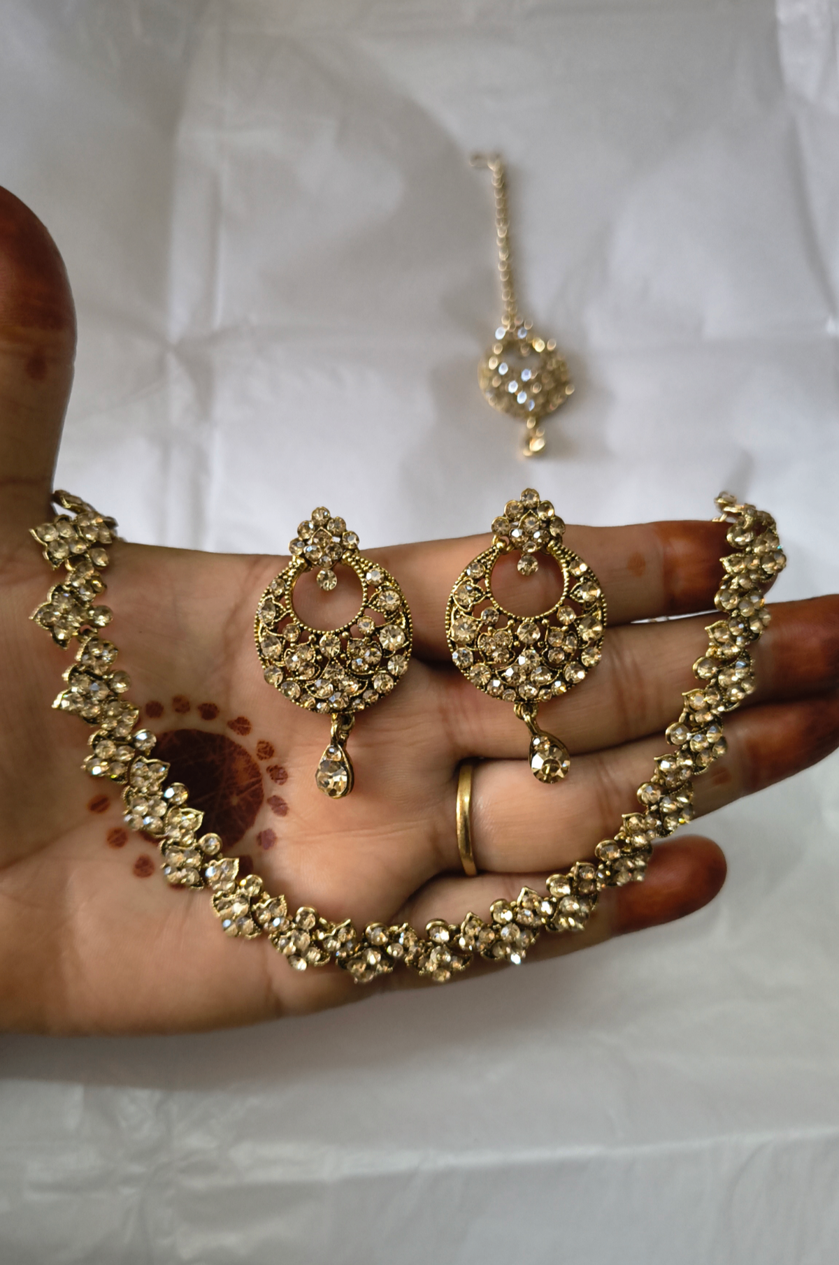 Mehndi Polish Stone Necklace Set with Maang Tikka