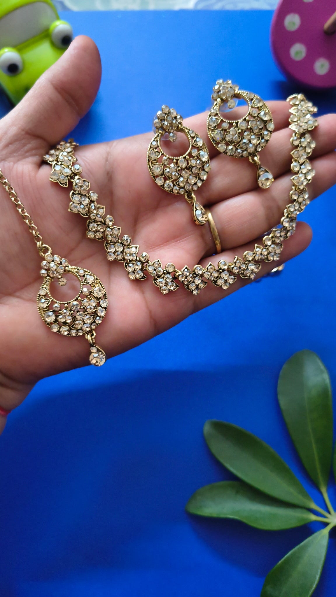 Mehndi Polish Stone Necklace Set with Maang Tikka